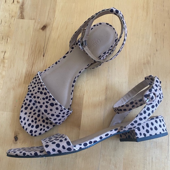 Animal print low chunky heel sandal - Picture 2 of 3